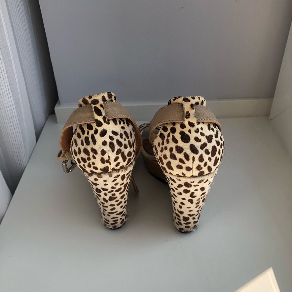 Leopard Pumps - Picture 2 of 3